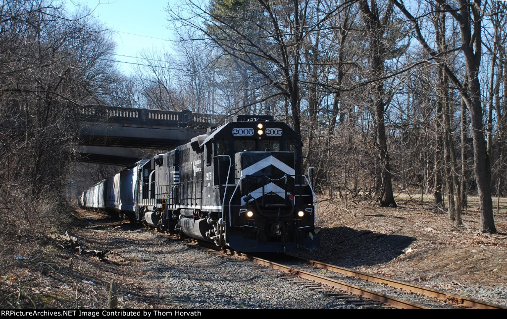 DDRV 2005 leads RP1 east towards the Washington Yard at MP 78